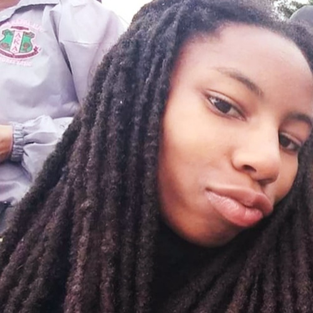 Meet your Posher, Makayla-darnell